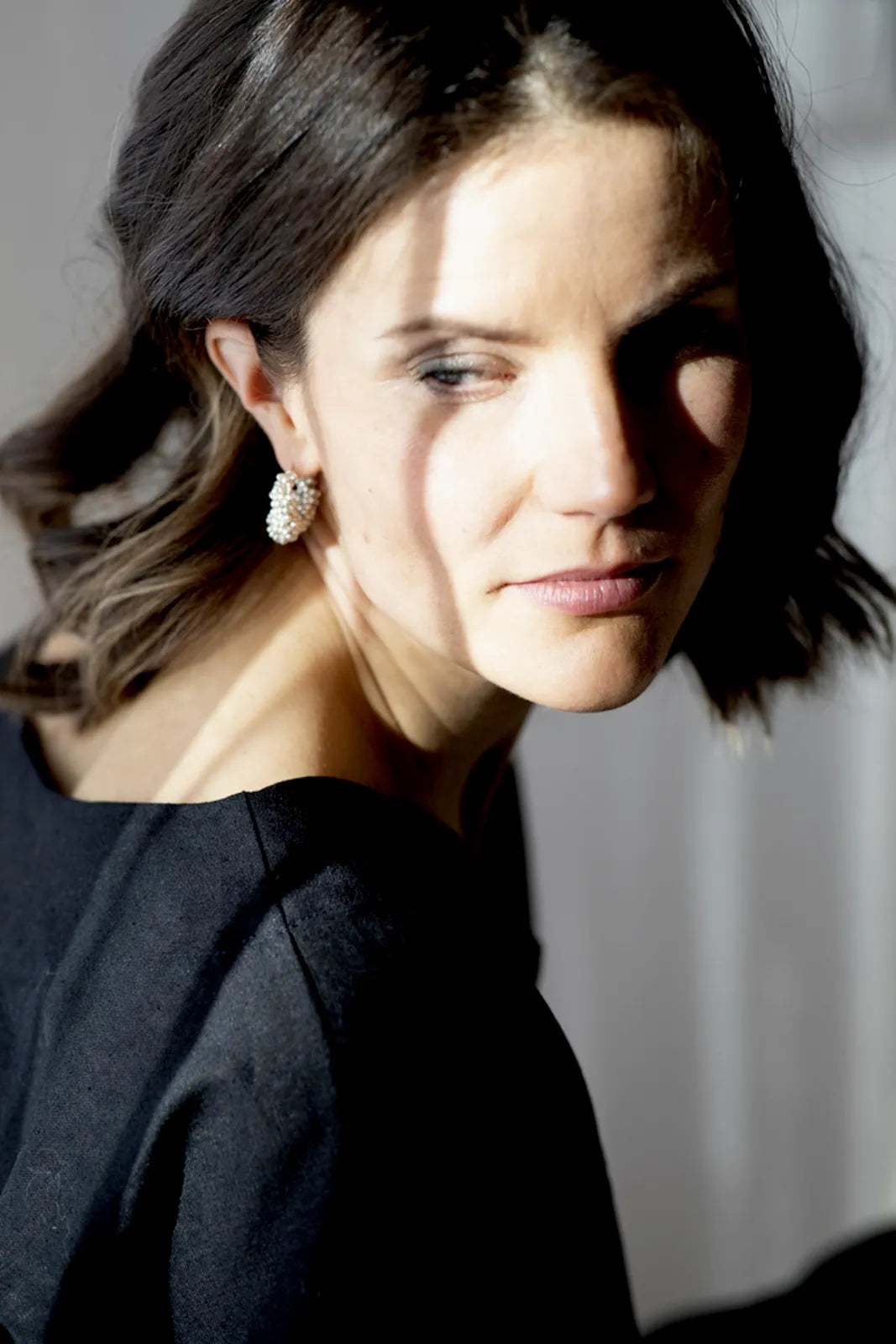 Halo-korvakorut – hopeiset helmirenkaat