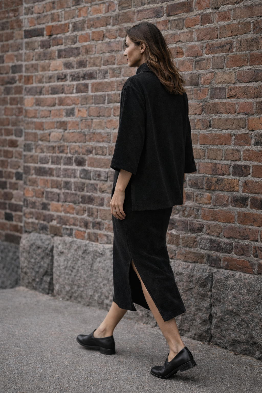 AILA - Longline Blouse, Black