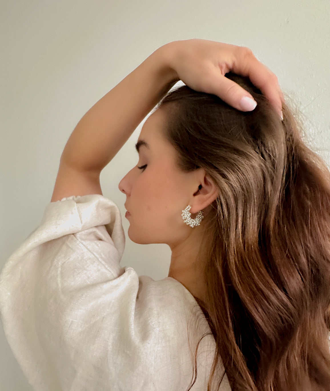 Halo-korvakorut – hopeiset helmirenkaat